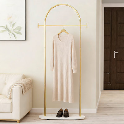 Portemanteau autoportant moderne avec base en marbre et finition dorée, portemanteau robuste avec 2 crochets pour l'entrée, la chambre à coucher, le salon ou la boutique