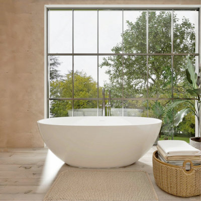 Baignoire autoportante de 65 po à surface solide, baignoire autoportante en résine de pierre de luxe fabriquée à la main avec trop-plein et bonde escamotable, blanc brillant