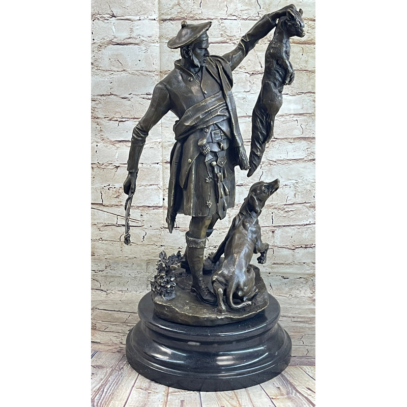 Statue de chasseur écossais avec chien en bronze