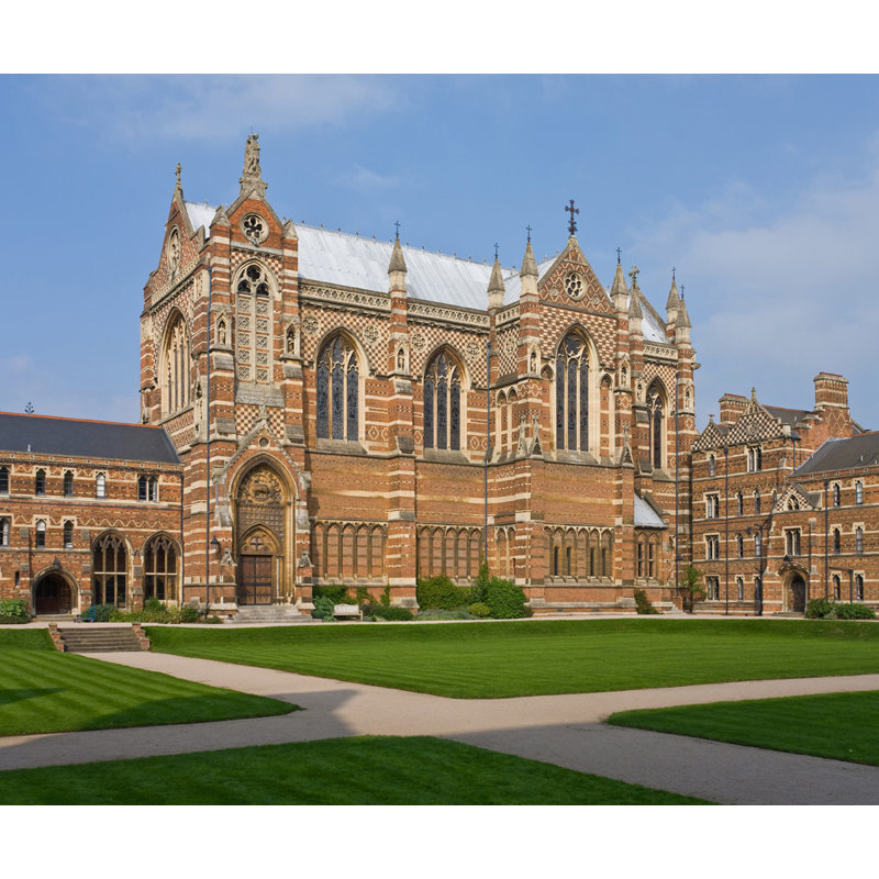 Keble College Chapel, H 28 po x l 34 po