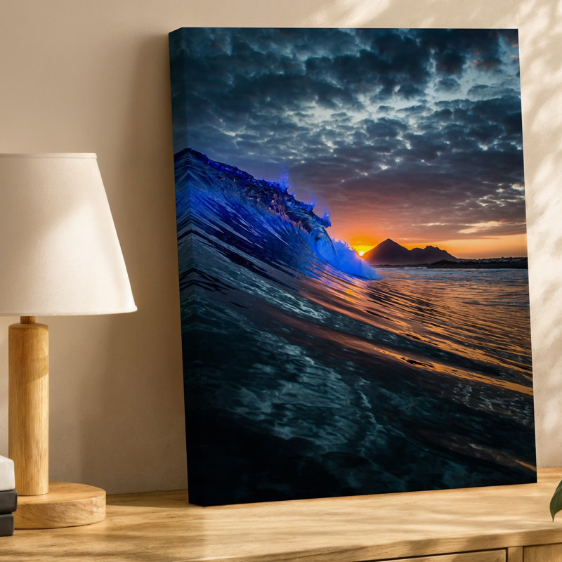 Toile, "Un paysage marin dramatique au crépuscule avec un coucher de soleil vibrant avec art mural", H 20 po x l 20 po