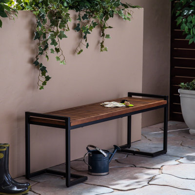 Banc en bois fini avec support en fer