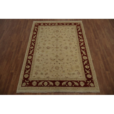 Tapis classique beige Oushak 6 x 8 avec des bordures rouges somptueuses