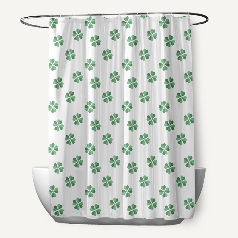 Lucky Patch Shower Curtain, Vert laurier