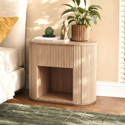 Armoire de rangement en bois massif avec portes verticales rainurées à pousser avec plateau de table spacieux et grands tiroirs pour la chambre à coucher et le salon