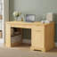 Bureau moderne en chêne clair avec beaucoup de rangement et prise de courant intégrée pour la maison et le bureau