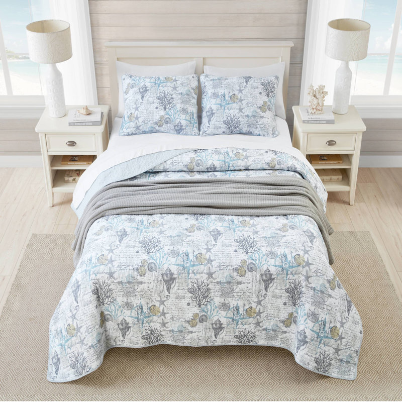 Tommy Bahama Beach Bliss Grey Cotton Reversible Quilt Set, King Quilt + 2 Shams