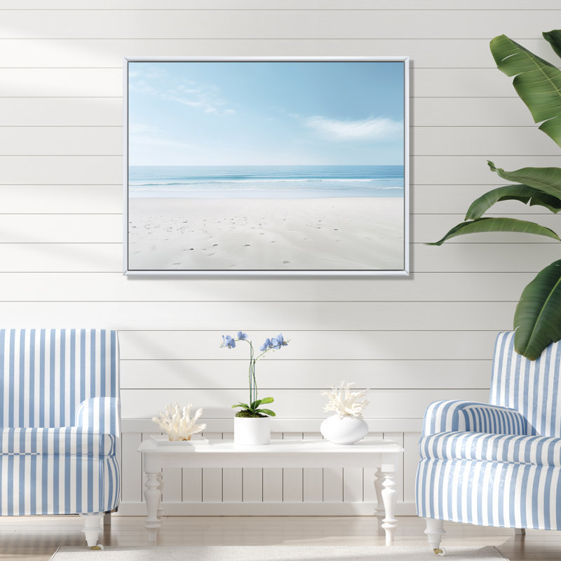 «Aloura Minimalisme Beachside Serenity - Coastal Beach», art mural, H 34 po x l 44 po x P 1,5 po, Cadre flottant blanc