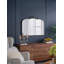 Grand miroir 40 po x 31 po au design arqué classique et cadre d'inspiration baroque-1116639267