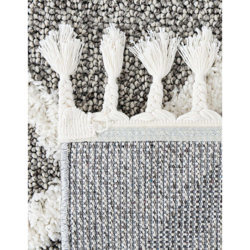 Tapis géométrique gris en polyester tissé à la machine Jocelynmarie, Rectangle 7 pi 10 po x 10 pi