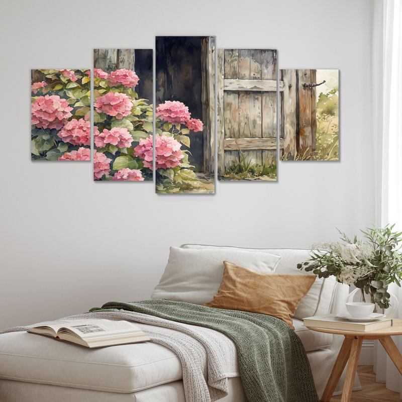 Hydrangées par la porte de la ferme I - Art mural hortensia - Art mural traditionnel sur toile, H 32 po x l 60 po, 5