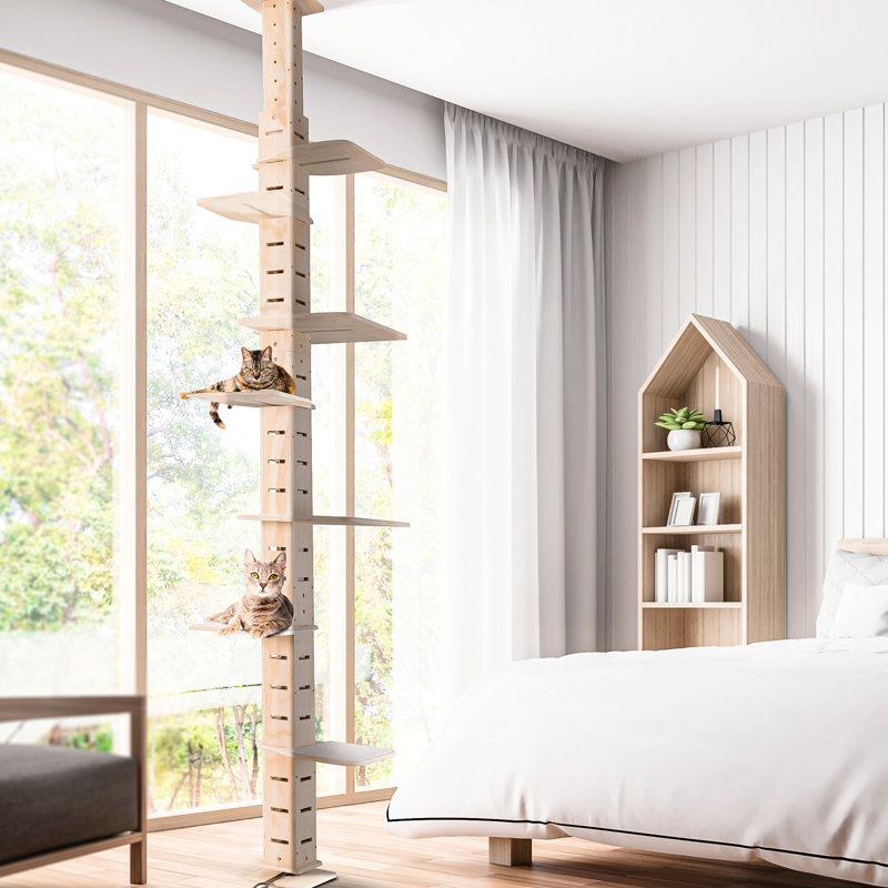 Arbre à chat à hauteur réglable pour plancher et plafond, multi-niveaux pour chats d'intérieur. Fabrication en pin multi-couches. Conception verticale avec tablettes perchoirs et tapis en flanelle douce. Aucun perçage requis. Naturel