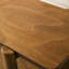 Table basse 3 en finition noyer, style moderne du milieu du siècle, avec étagères de rangement fonctionnelles.