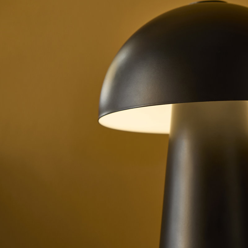 Deira Metal Table Lamp, Black