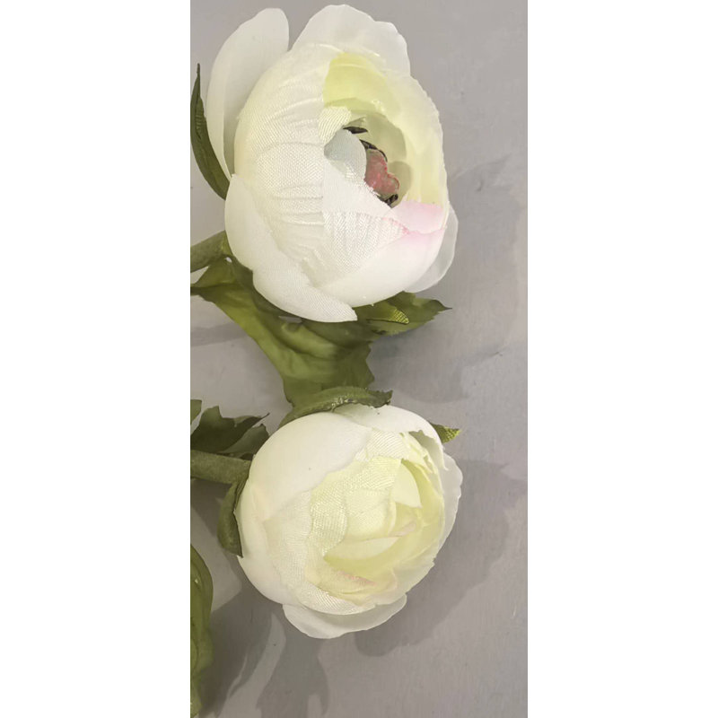 BOUTONS DE RENUNCULE EN VAPORISATEUR 19 po, White