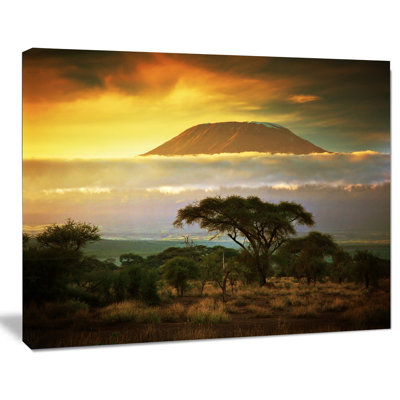 «Mount Kilimanjaro Landscape» par Designart, ensemble de 2 reproductions de photos sur toile