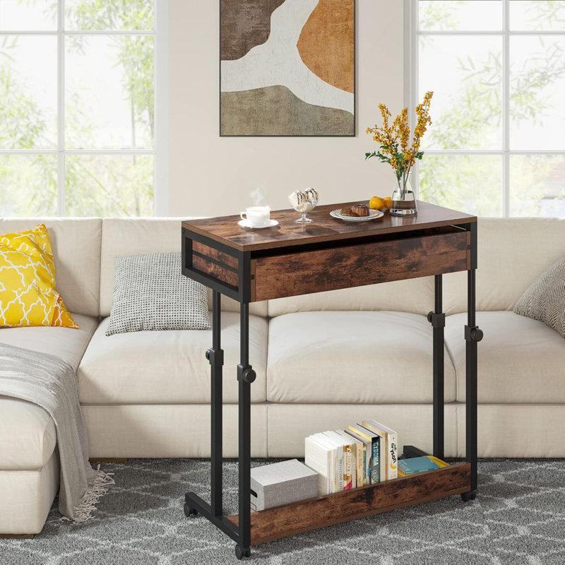 Bureau portatif pour ordinateur portable avec roulettes, bureau pour travailler debout à hauteur réglable avec tablette de rangement, table d'appoint mobile pour lit, canapé ou bureau personnel, plateau de table de 31,5 po - brun rustique