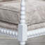Fauteuil Spindle, finition blanche, tissu cachemire taupe