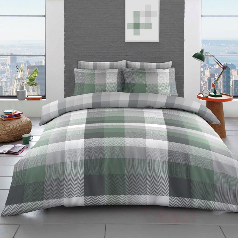 Cotton Blend Bedding Set with Duvet Cover Fitted Sheet and Matching Pillowcases Soft Easy Care Complete Printed Polycotton Bed Set