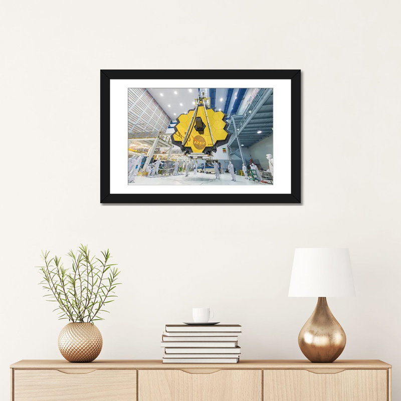 «James Webb Space Telescope Mirror», reproduction d'art encadrée, papier d'art encadré, 24" x 16", Framed Paper, Black