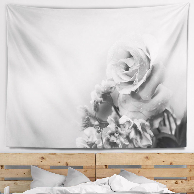 Tapisserie florale rose au printemps, H 68 po x l 80 po