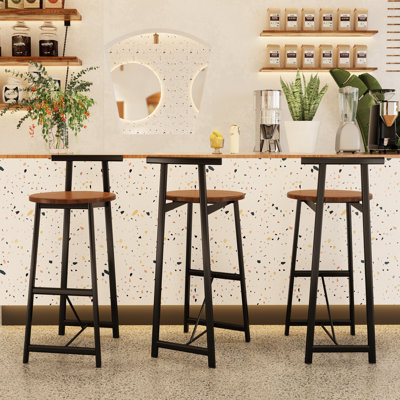Lot de 3 tabourets de bar, hauteur comptoir, noir et brun noyer. Structure métallique robuste, capacité de 100 kg. Sièges ergonomiques. Style minimaliste moderne. S'adapte à différents espaces. Tabourets de bar faciles à installer.