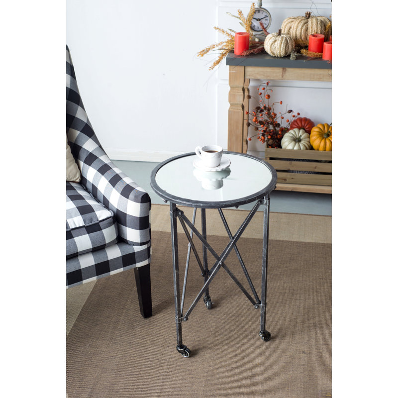 Table d'appoint Gilbert D17 x 26,5 po