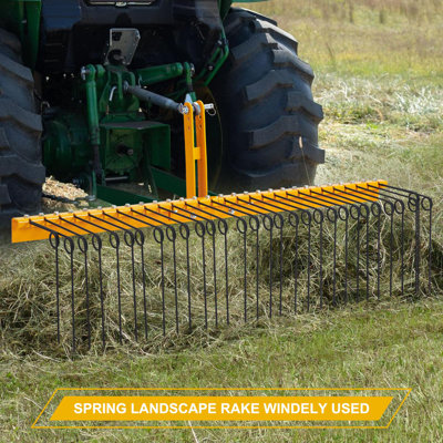 Andaineur en acier à 3 points de remorquage compatible avec les tracteurs de catégorie 1, dents de printemps remplaçables pour enlever la paille des feuilles et niveler le sol de la pelouse dans l'entretien de la cour et de la ferme, jaune