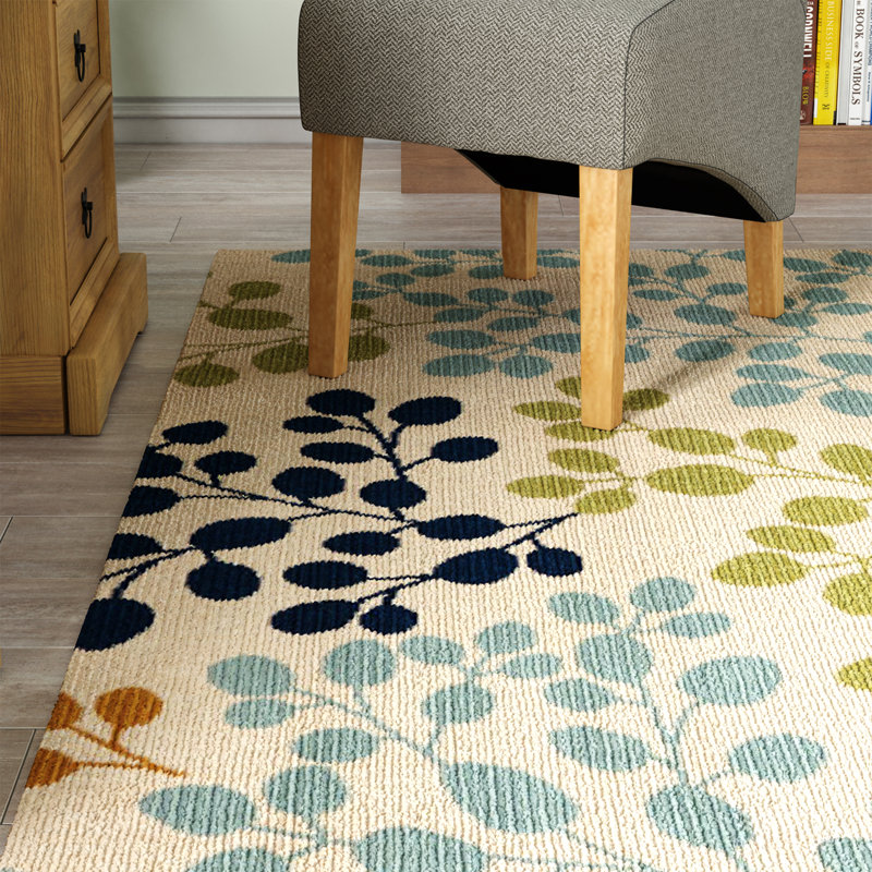 Tapis floral intérieur / extérieur Carah, Rectangle 2 pi 6 po x 4 pi