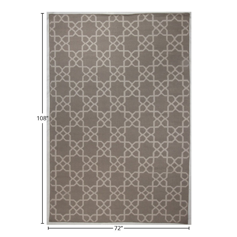 Geometric Area Rug in Gray