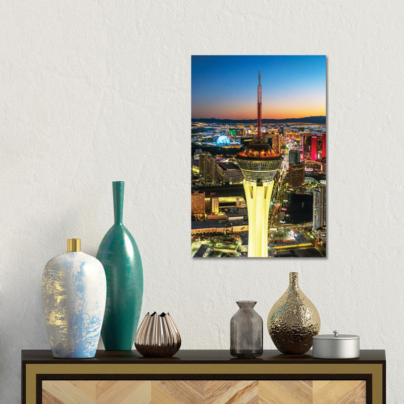 Vue aérienne de Las Vegas Night - reproduction d'art murale encadrée, Toile tendue, Ne s’applique pas, H 18 po x l 12 po