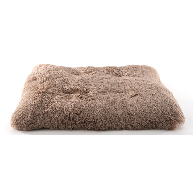 Tapis touffeté en fausse fourrure Precious Tails, Gris glacé, Moyen (l 23 po x P 35 po x H 2 po)