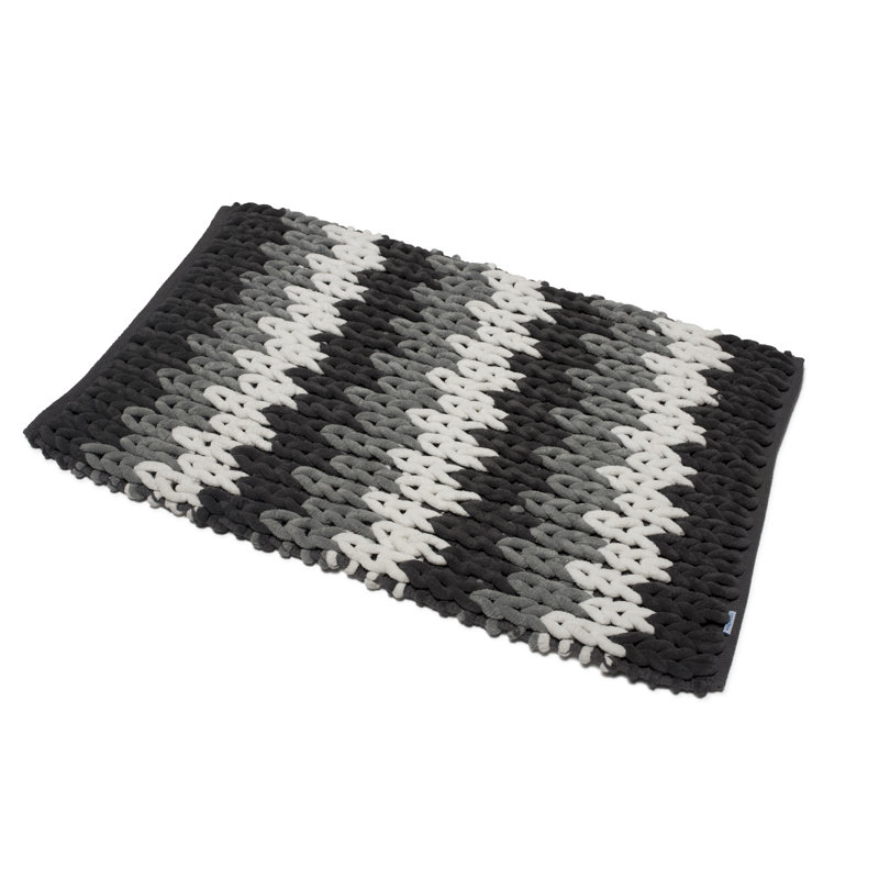 Chevron Patterned Soft Bath Mat Rug with Slip-Resistant Backing, Grey/White