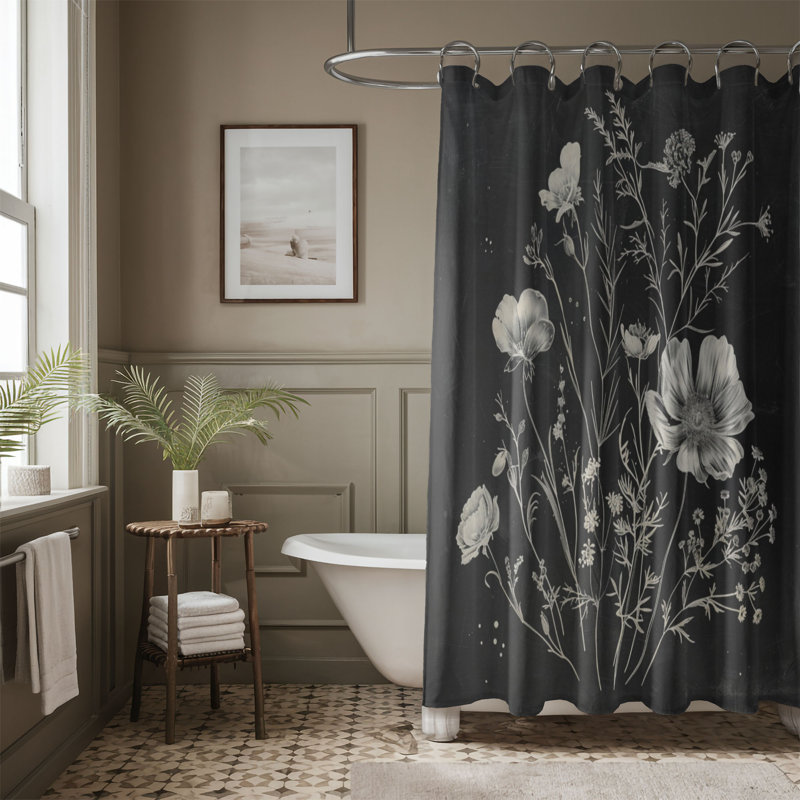 Rideau de douche standard 1 pièce Black White Flower Designs, H 74 po x l 71 po