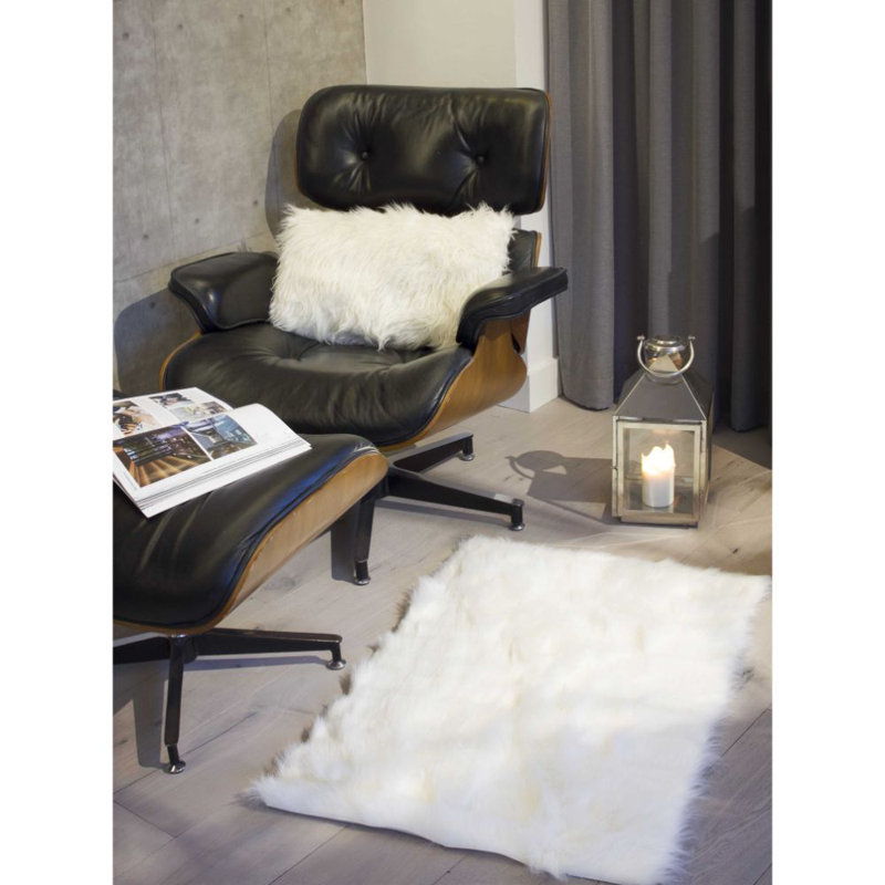 Escobedo Off White Faux Fur Washable Area Rug, Rectangle 2' x 3'