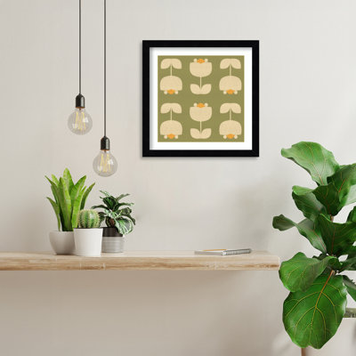 «Scandinavian Tulip Decor» par Dina Dankers, impression sur bois encadrée