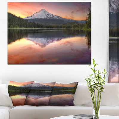 «Reflection of Mount Hood on Trillium Lake at Sunset», reproduction de photo sur toile tendue