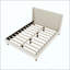 Lit plateforme tapissier moderne en velours beige avec tête de lit à oreilles et pieds en bois de noyer, aucun sommier nécessaire