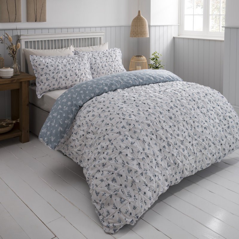 Cioffi Polyester Floral Duvet Cover Set with Pillowcases Included, Super King - 2 Standard Pillowcases, Blue
