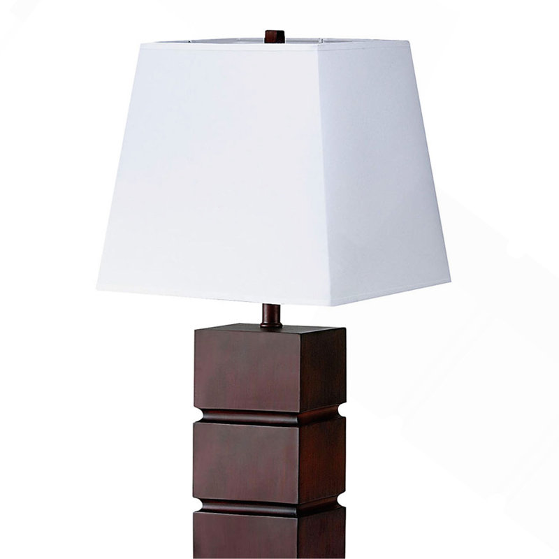 Lampe de table haute en polyrésine 27,5 po avec finition cerisier foncé, abat-jour en tissu blanc