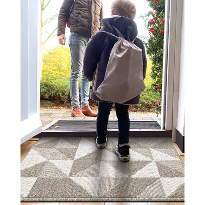 Dirt-Resistant Entryway Rug for Wet Shoes