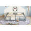 Lit double simple au sol avec clôture, garde-corps, sans porte, gris-904994355