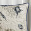 Courtepointe réversible en microfibre bleue avec accents, taille double / grand et motifs corail-122461064