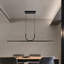 Luminaire suspendu linéaire à DEL à intensité variable pour îlot de cuisine