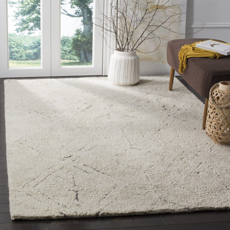 Lebern Southwestern Hand Knotted Ivory/Multi Area Rug, Rectangle 6' x 9'
