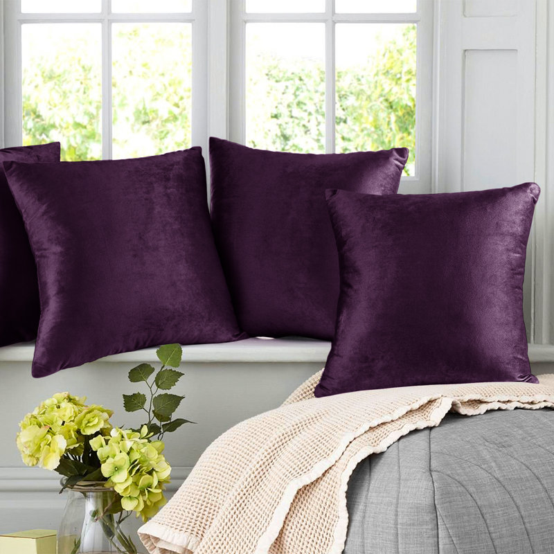 Ensemble de 4 coussins décoratifs en velours Nestl, Mauve aubergine, H 26 po x l 26 po