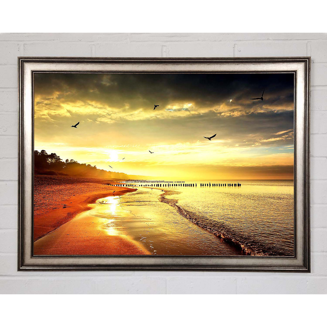 Gerahmtes Wandbild Stunning Yellow Sunset Beach