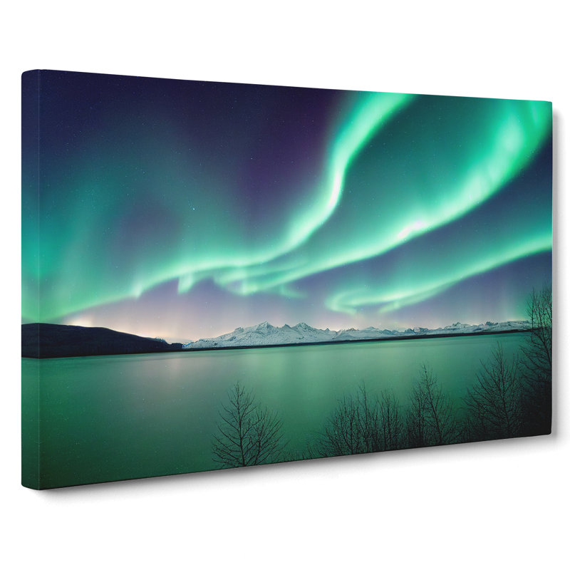 Stimulating Northern Lights - Wrapped Canvas