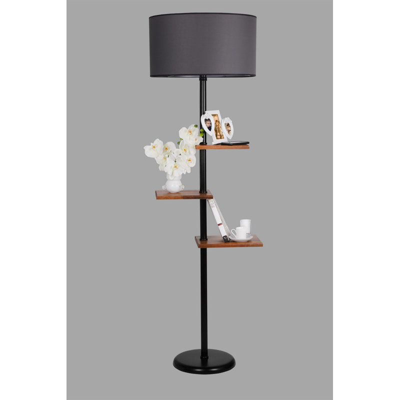 Lampe sur pied scandinave avec corps en métal et capuchon en tissu, hauteur de 64,2 po | Comprend 3 tablettes en bois (11,8 x 9,1 po, 10,2 x 7,5 po, 9,8 x 6,3 po) | Interrupteur marche / arrêt, peinture électrostatique séchée au four, design noir et gris élégant