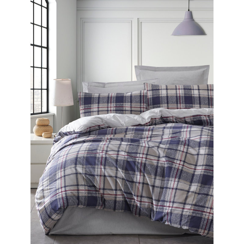 Super King Quilt Cover Set, Dark Blue, 102 x 87 | 65% Cotton / 35% Polyester, Machine Washable at 30°C | Includes 2 Pillowcases (24 x 24) | Elegant Button Closure, Soft and Durable Fabric for Ultimate Comfort